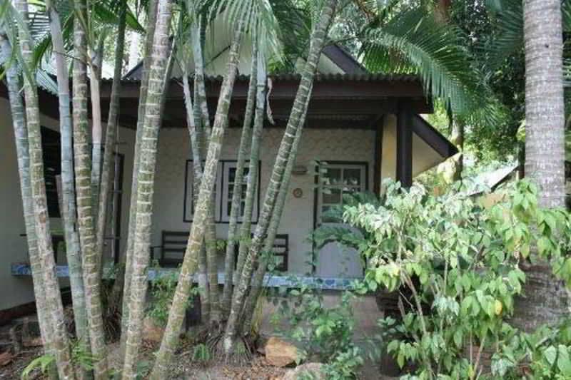 Harry's Bungalows & Restaurant 5