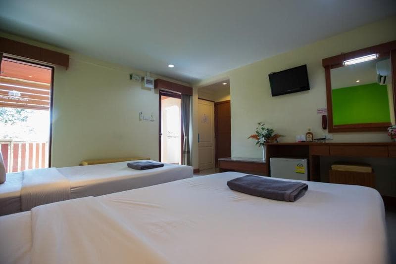 Twin Palms Resort 5