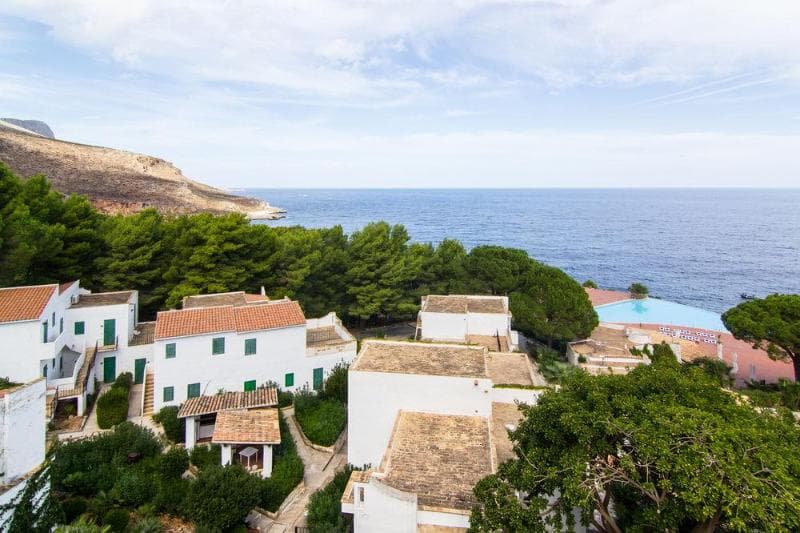 Resort Calampiso 5