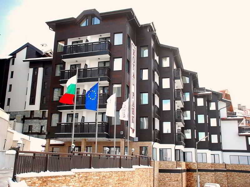 Royal Park Apartments main