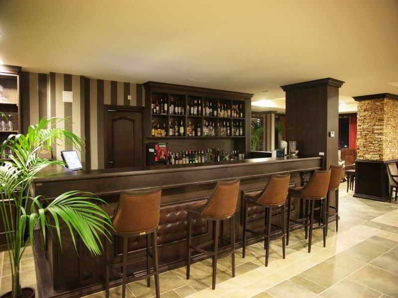 Royal Park Apartments 5