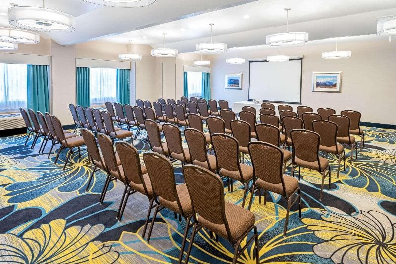 La Quinta Inn & Suites by Wyndham Logan photo 1