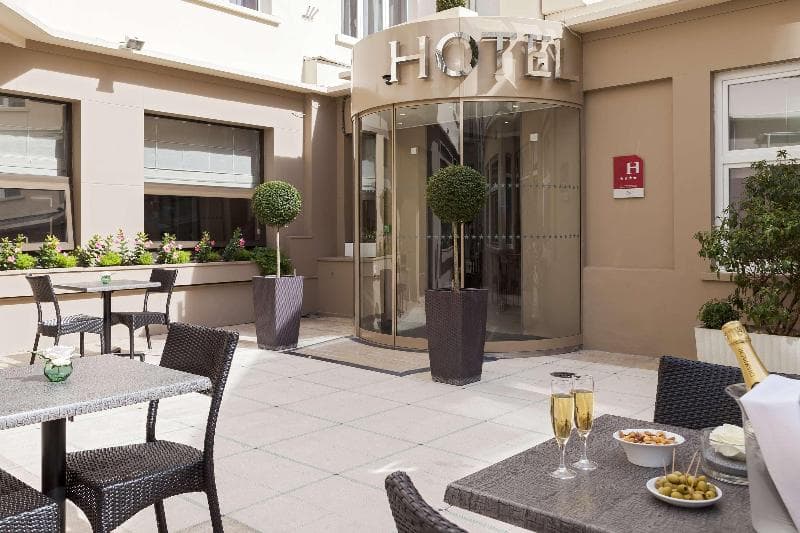 Timhotel Opéra Blanche Fontaine 2