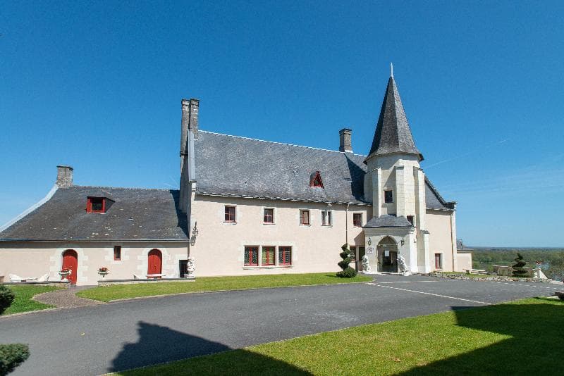 Chateau Le Prieure La Maison Younan main