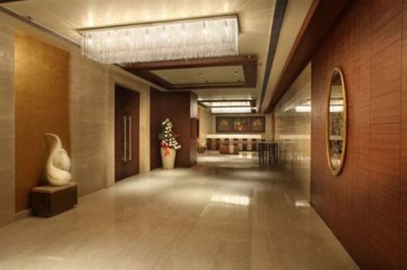 Mahagun Sarovar Portico Suites 4