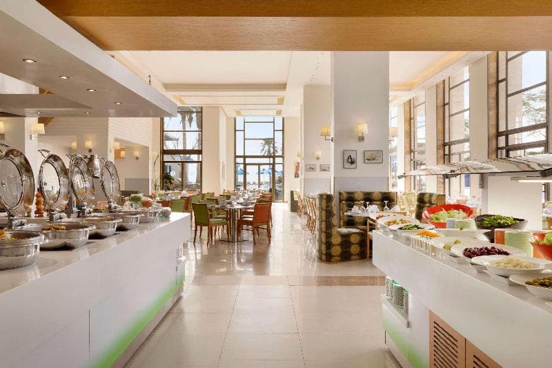 Ramada Resort by Wyndham Dead Sea 4