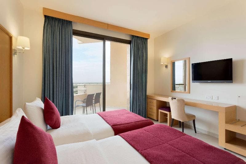 Ramada Resort by Wyndham Dead Sea 5