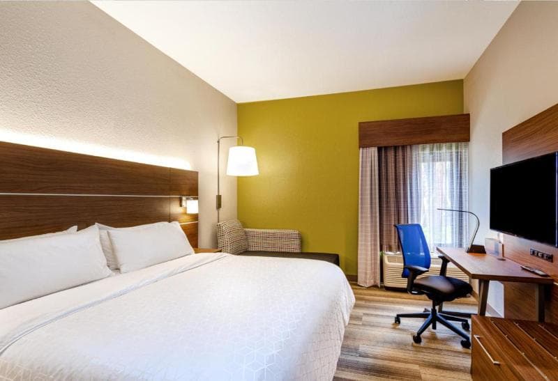 Holiday Inn Express Tampa-Brandon 4