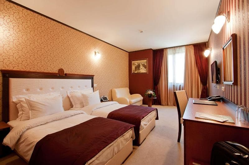 Best Western Plus Bristol Hotel 3