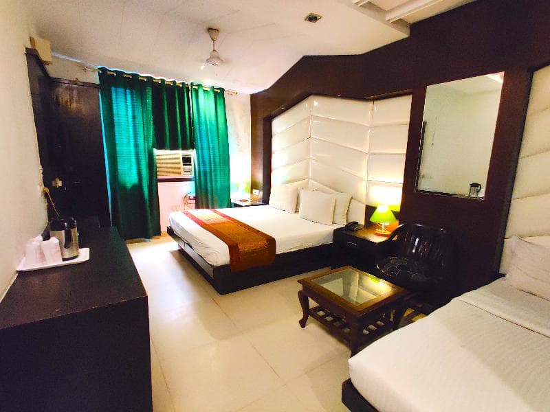 Hotel Unistar main