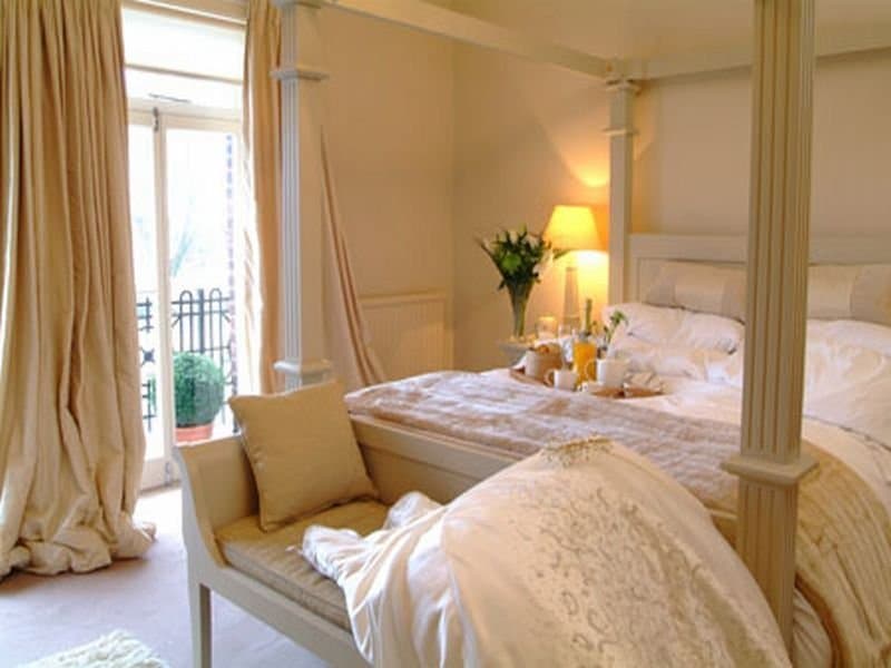 The Bell Hotel 5