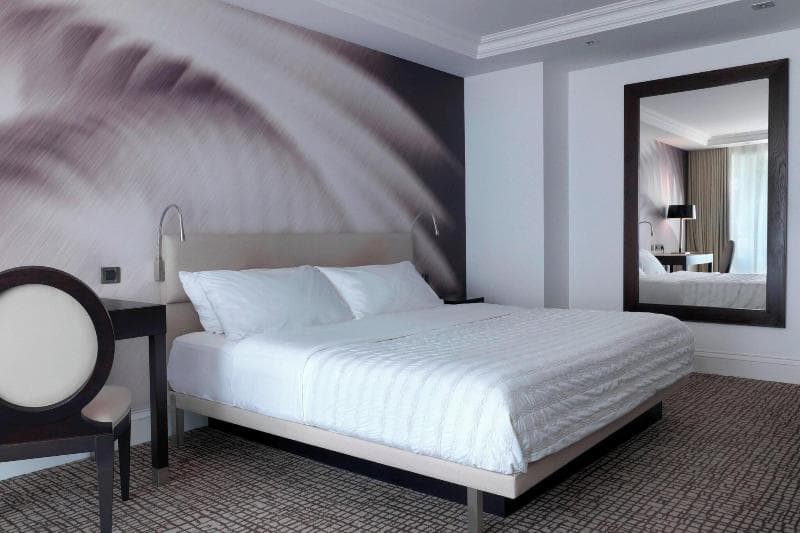 Le Meridien Beach Plaza 1