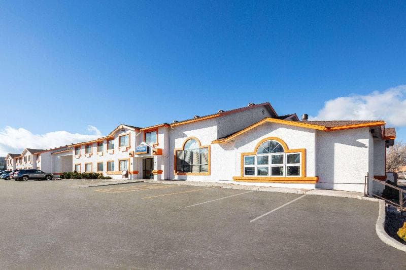 Howard Johnson by Wyndham Williams photo 1