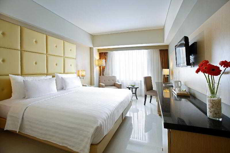 Santika Makassar 4