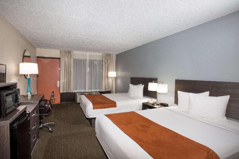 Days Inn & Suites by Wyndham Orlando Airport 5