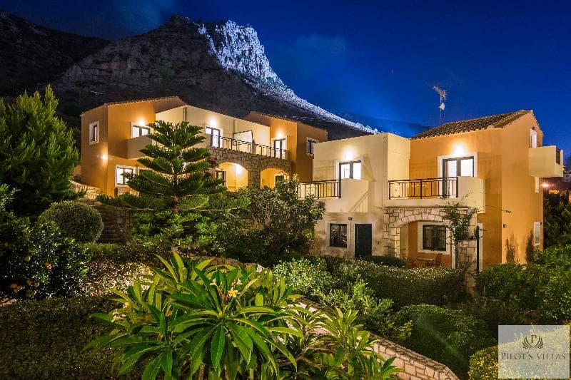 Pilot's Villas Luxury Suites main