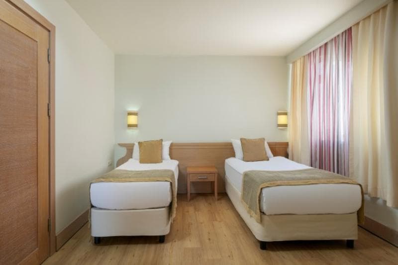 Dobedan Beach Resort Comfort Side 3