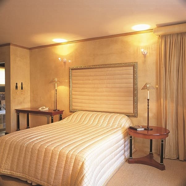 Ten Bompas Hotel 4
