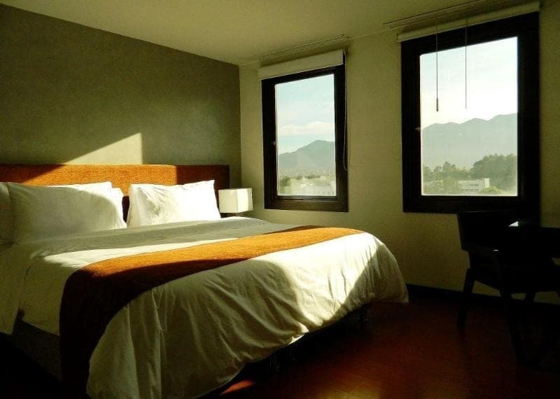 Hotel Charlotte Plaza 26 3