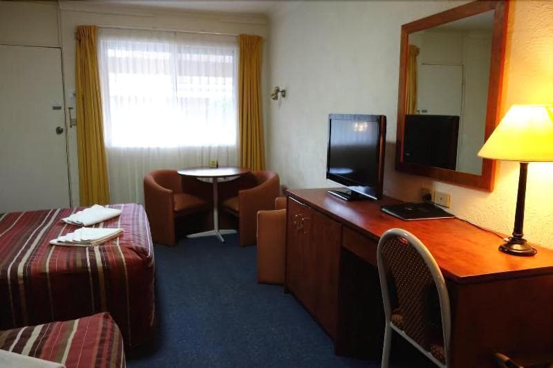 Amber Court Motor Inn 4