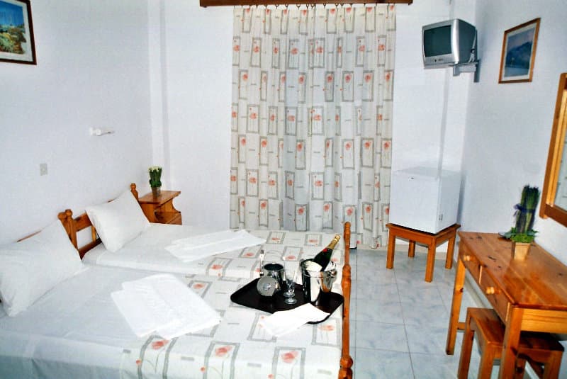 Hotel Prassino Nissi 5
