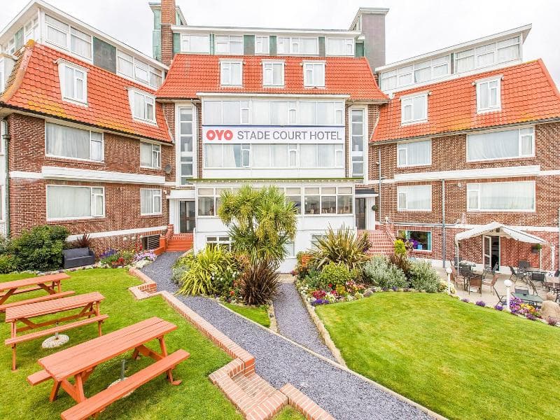 Stade Court Hotel by OYO Rooms photo 1