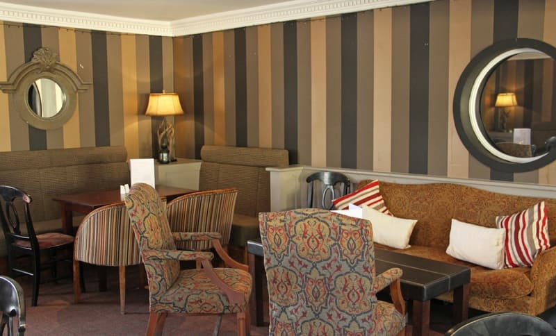 Honest Lawyer Hotel 5