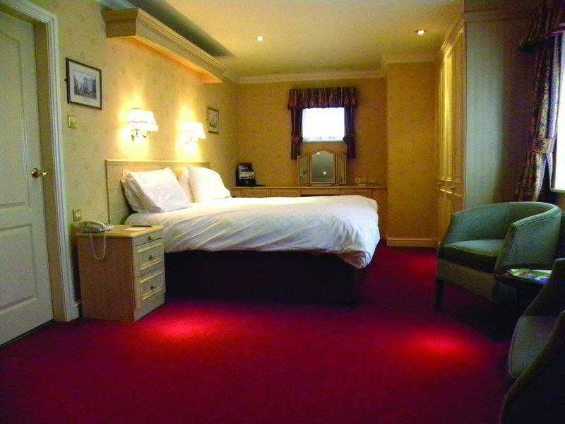 Consort Hotel main