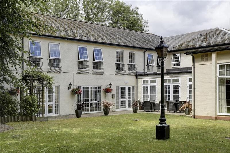 Forest Lodge Hotel 3