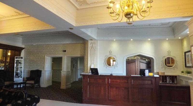 The Royal Hotel And Merrill Leisure Club 5