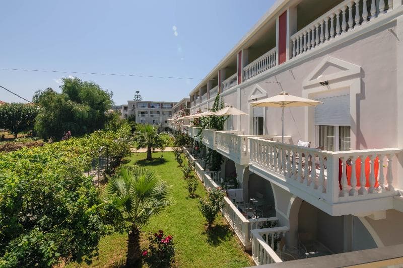 Belussi Beach Hotel & Suites (Adults only) 5