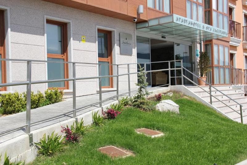Apartahotel & Spa Jacetania 2