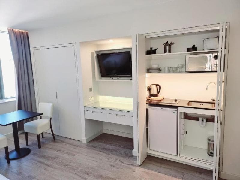Axiom Park Hotel 4