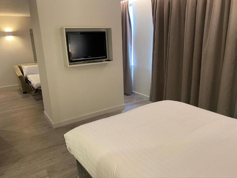 Axiom Park Hotel 5