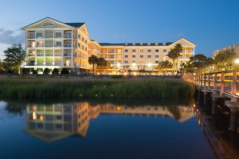 Courtyard Charleston Waterfront photo 1