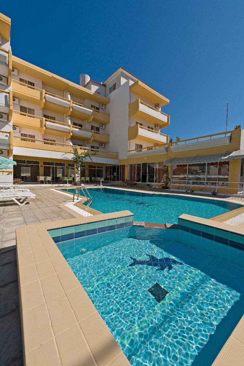 Trianta Hotel photo 1