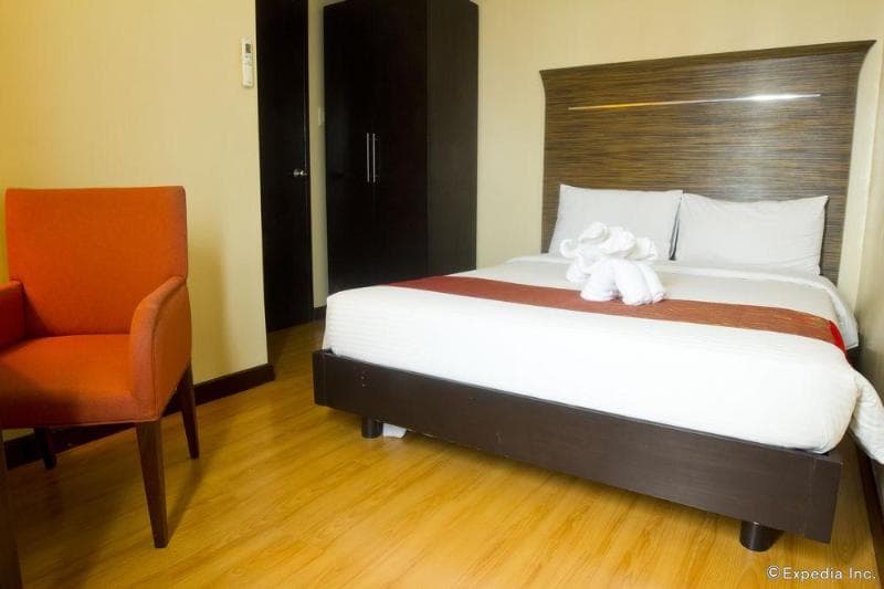 Lancaster Hotel Manila 4