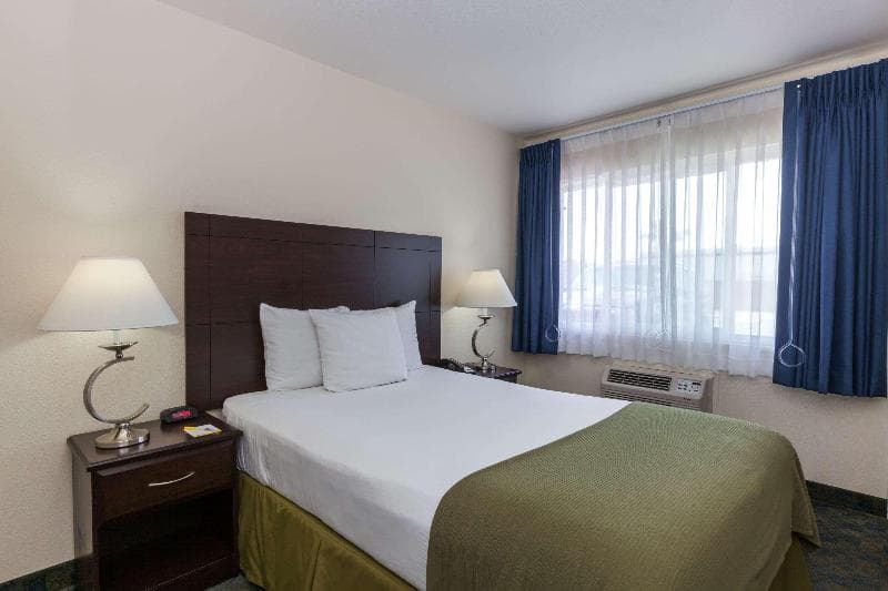 Days Inn by Wyndham Santa Maria photo 1