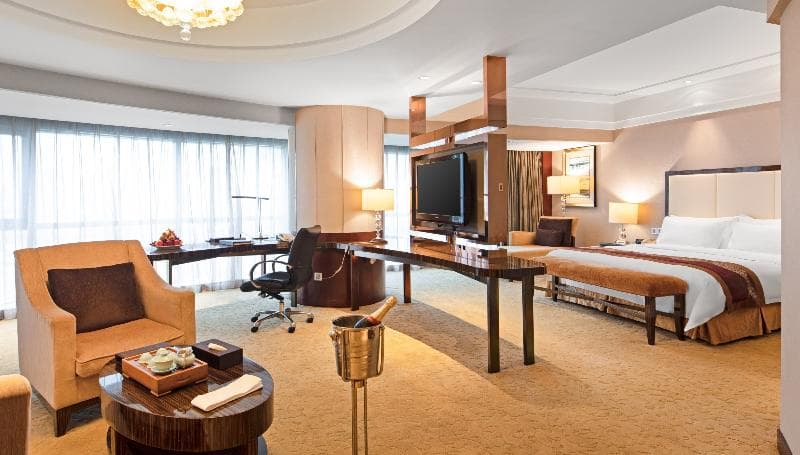 L. Gem Hotel 4