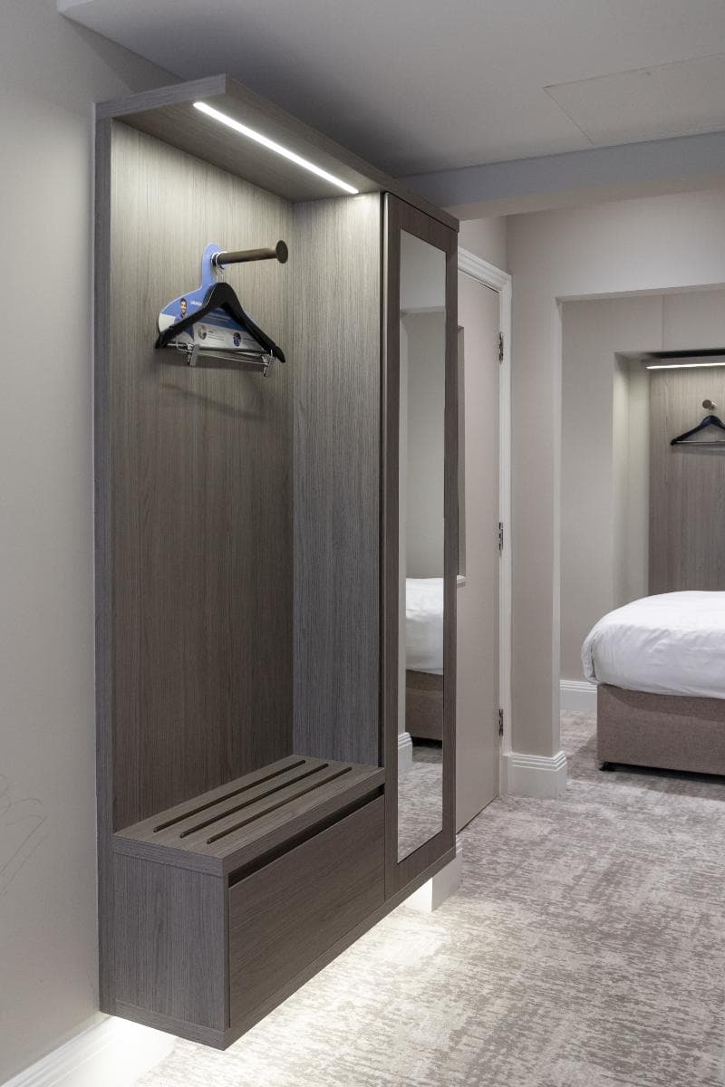 Victor Hotel 4
