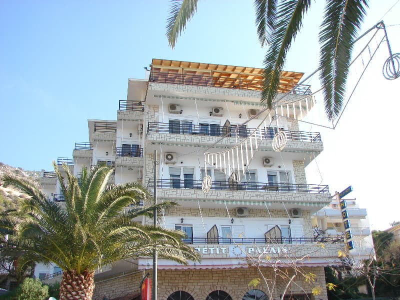 Petit Palais Hotel 3