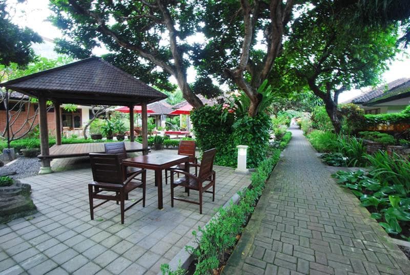 Yulia Beach Inn photo 1