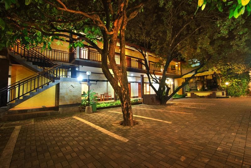 Yulia Beach Inn 4