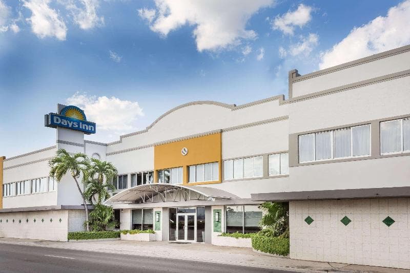Days Inn by Wyndham Miami Airport North photo 1
