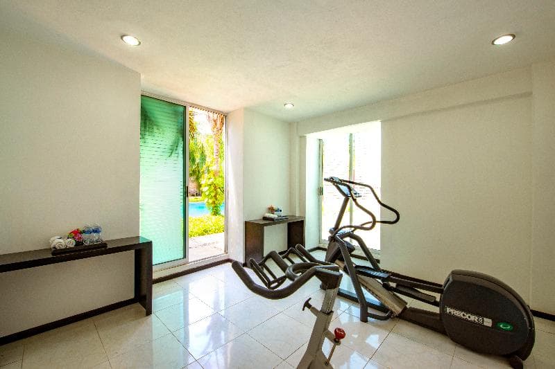 Hotel Embajadores 5