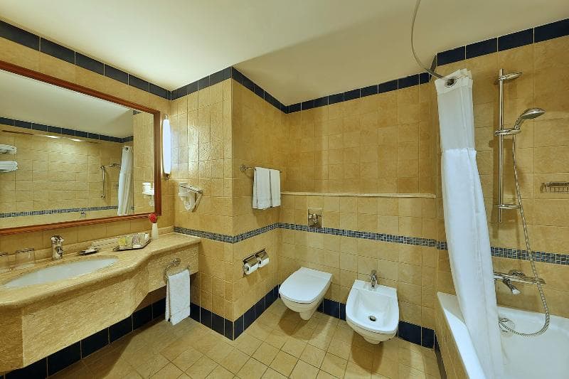 Crowne Plaza Jordan - Dead Sea Resort & Spa 4