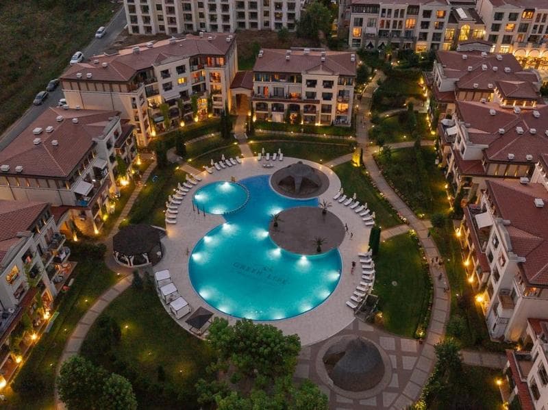 Green Life Beach Resort 5