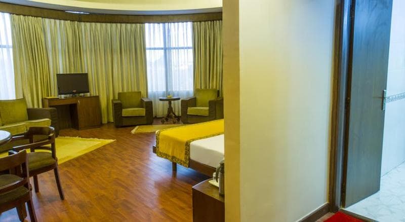 Summit Residency Airport Hotel 5