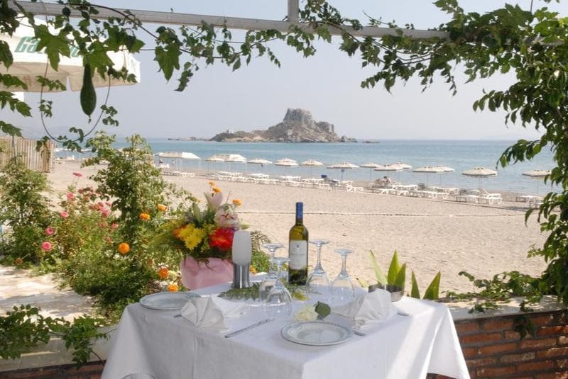 Sacallis Inn Beach Hotel 4