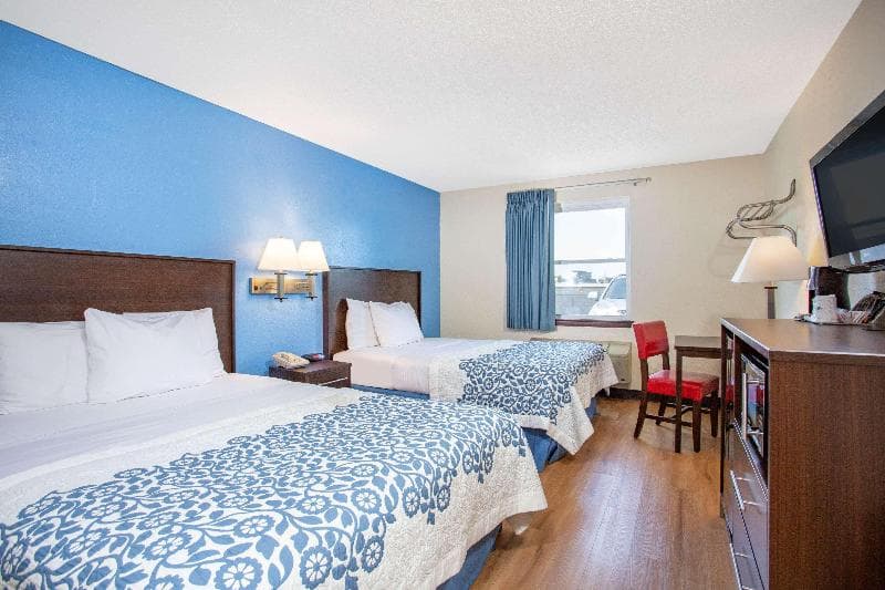 Days Inn by Wyndham Lancaster PA Dutch Country photo 1